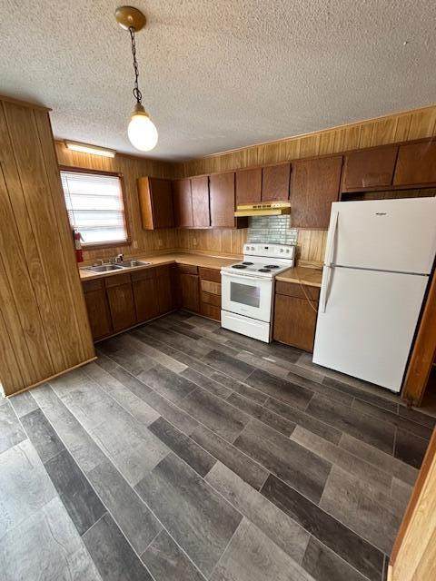 1090 Guignard Drive - Photo 1