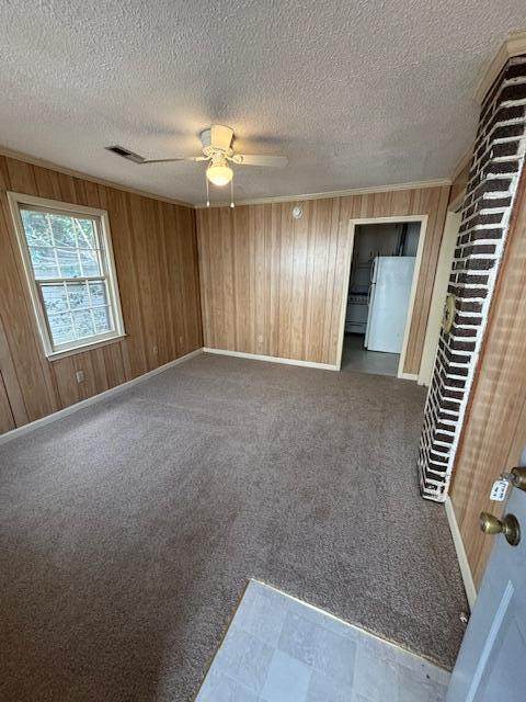 404 Hampton Avenue - Photo 1