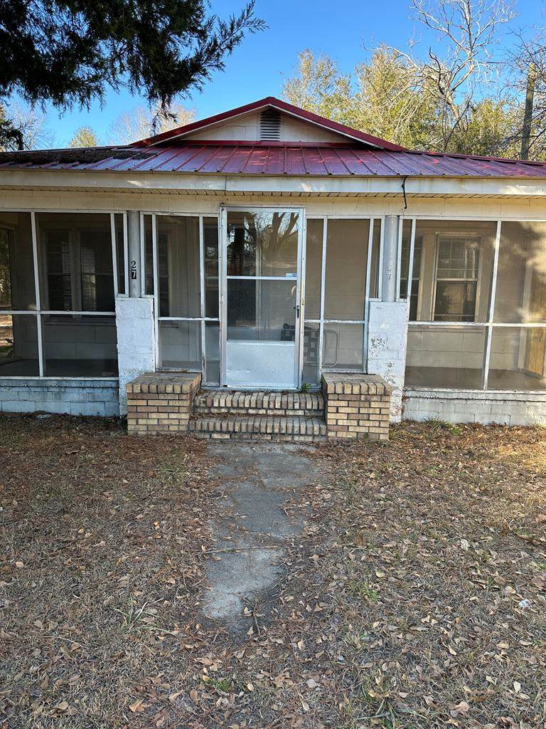 27 Webb Avenue - Photo 1