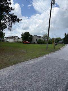 216 Thomas Drive - Photo 1