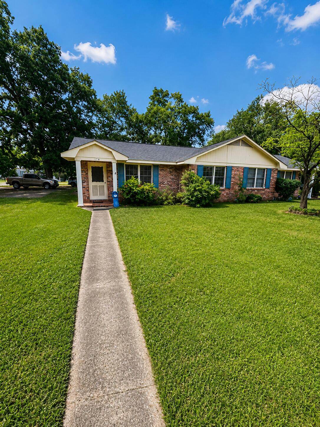 325 Salem Avenue - Photo 1