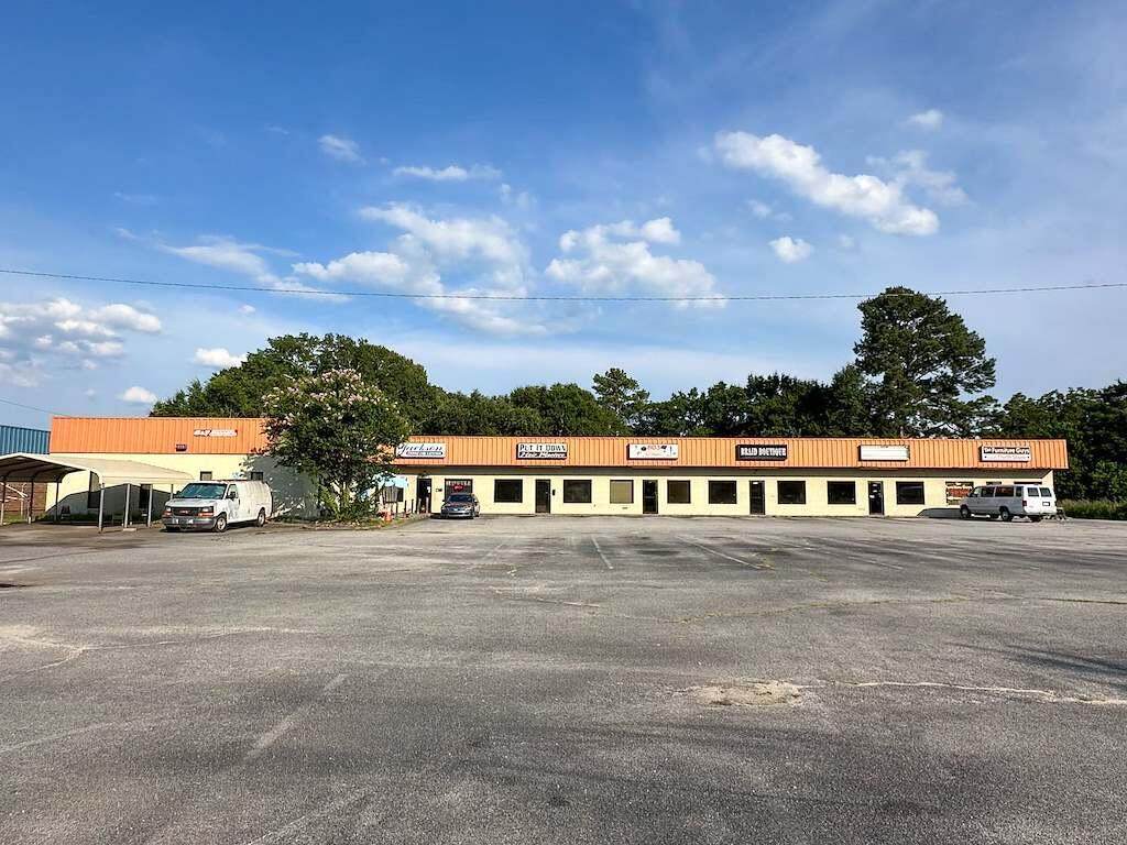 4666 Broad Street - Photo 1