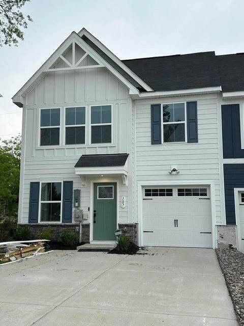 107 Oxbow Drive - Photo 1