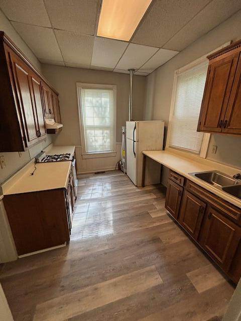 404 Hampton Avenue - Photo 1