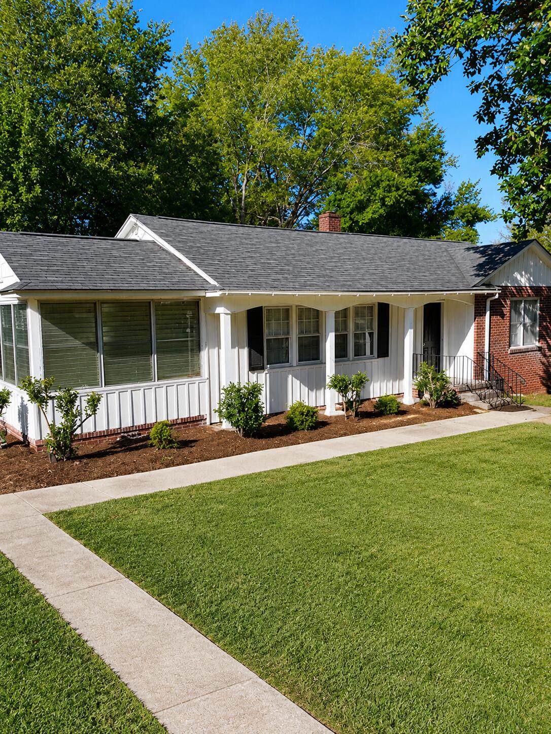 1829 Millwood - Photo 1