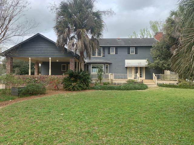 1003 Waters Edge Drive - Photo 1