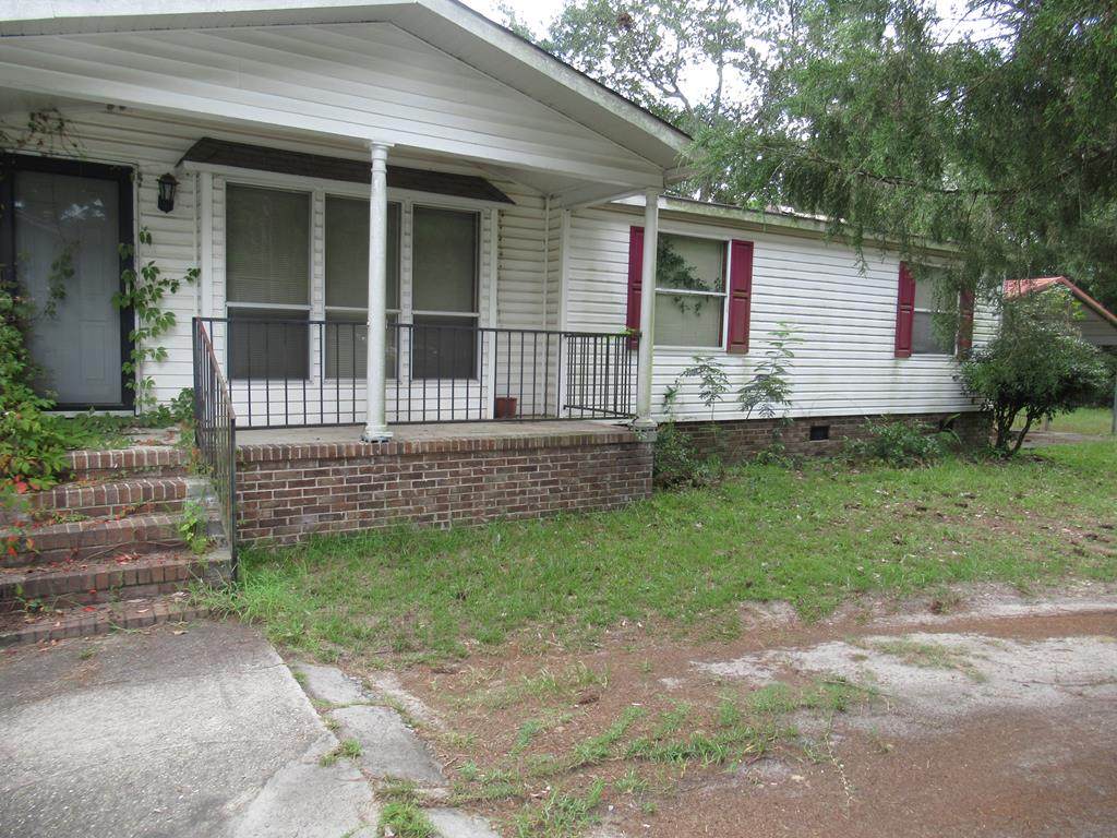 106 Patricia Drive - Photo 1