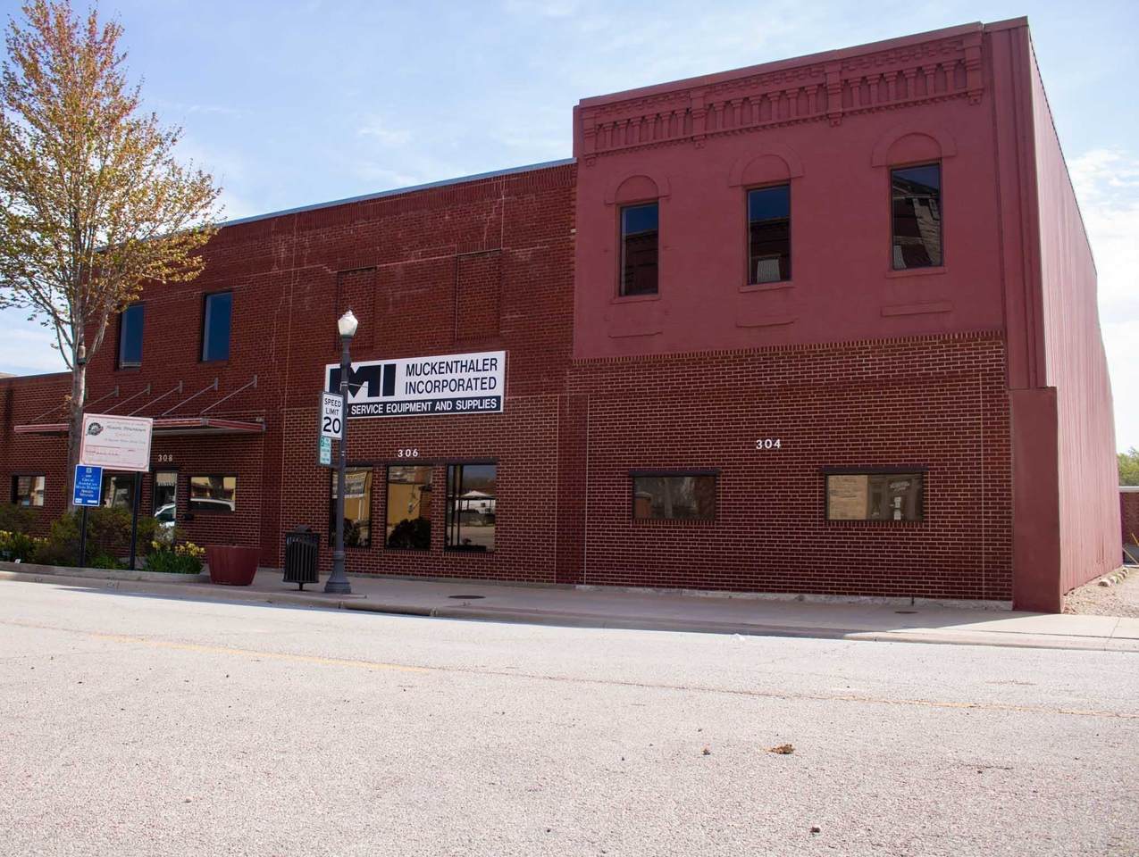 308 Commercial St - Photo 1
