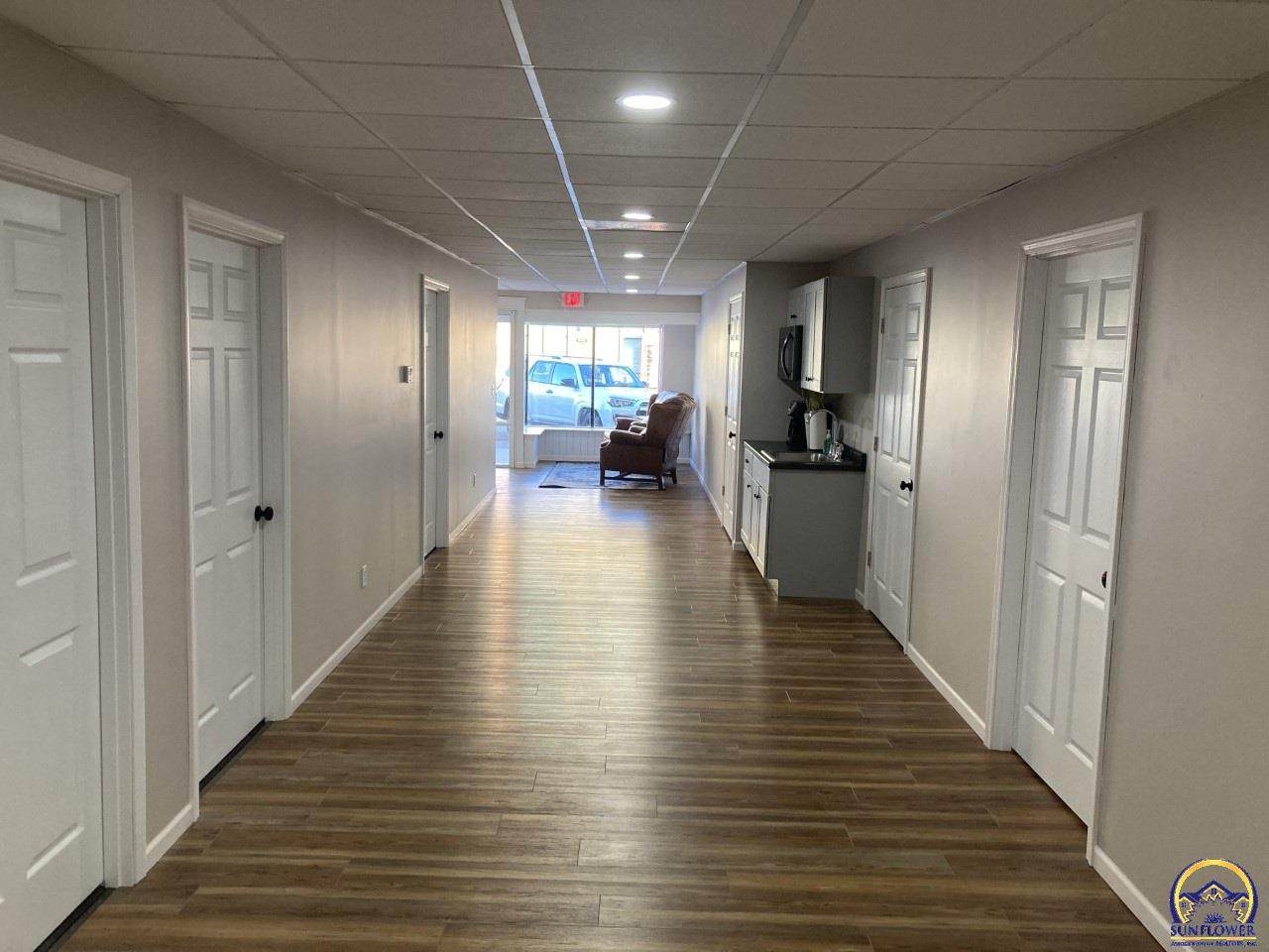 1103 Commercial St - Photo 1