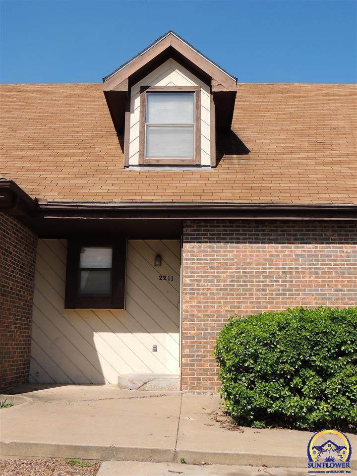 2211 23rd St - Photo 1