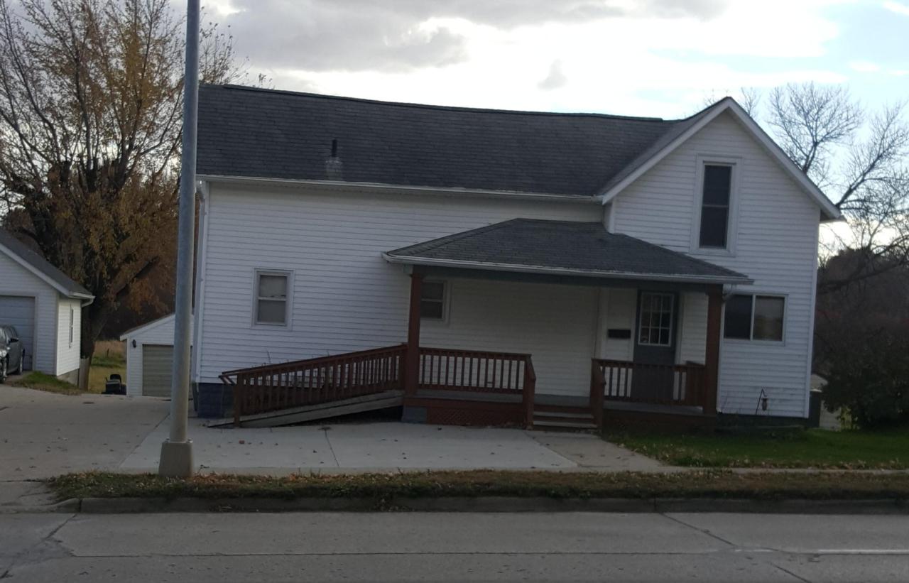 516 6TH Street - Photo 1