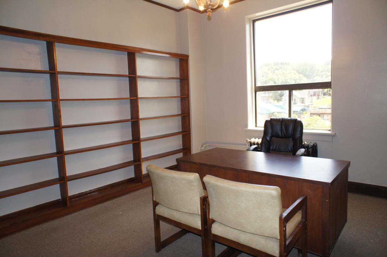 500 Willow Avenue - Photo 1