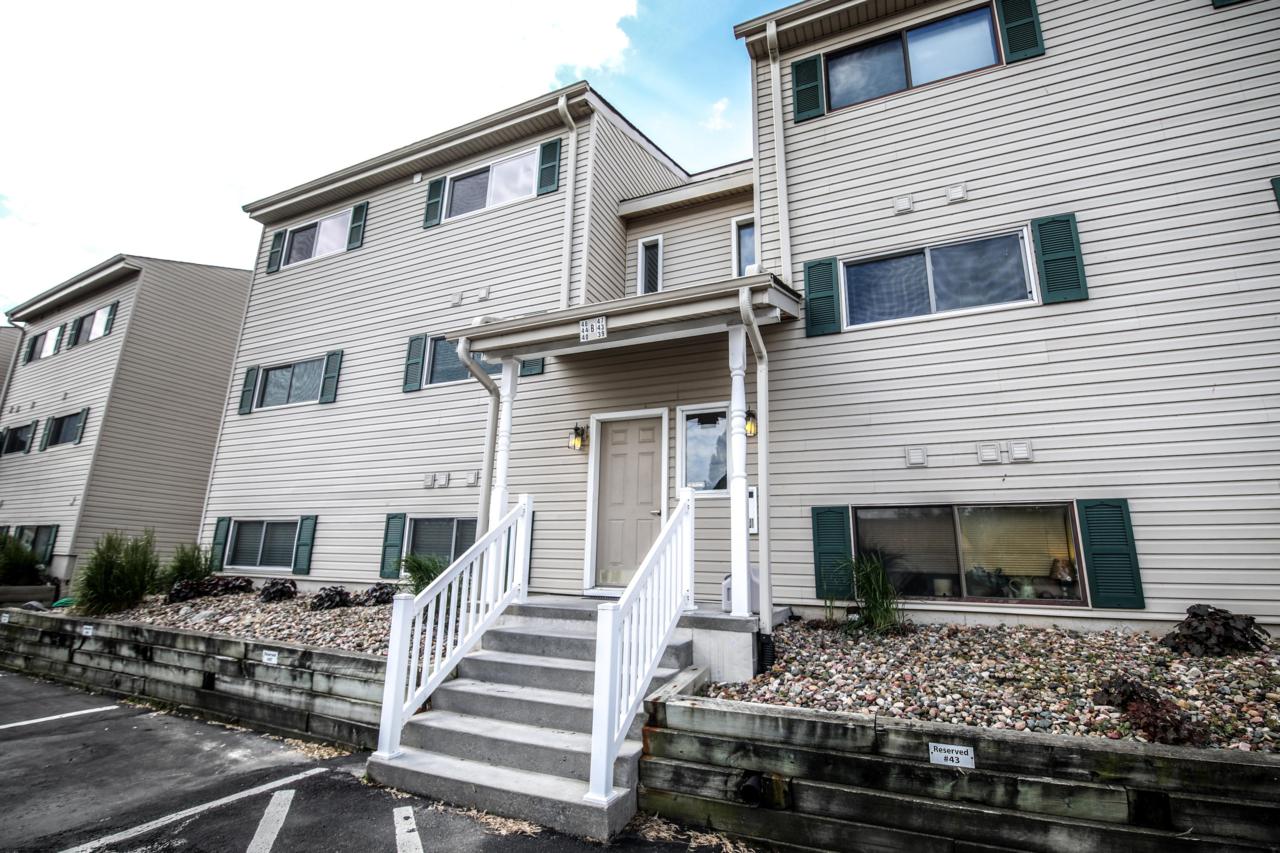 48 Lakeshore Court - Photo 1