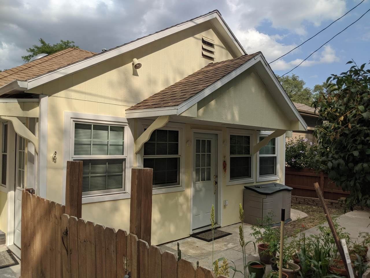611 Hillcrest Avenue - Photo 1