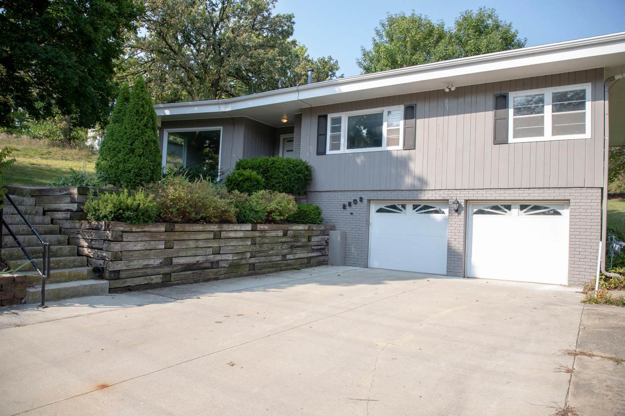 2503 Chestnut Street - Photo 1