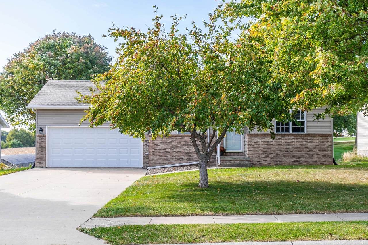 606 9TH Street - Photo 1