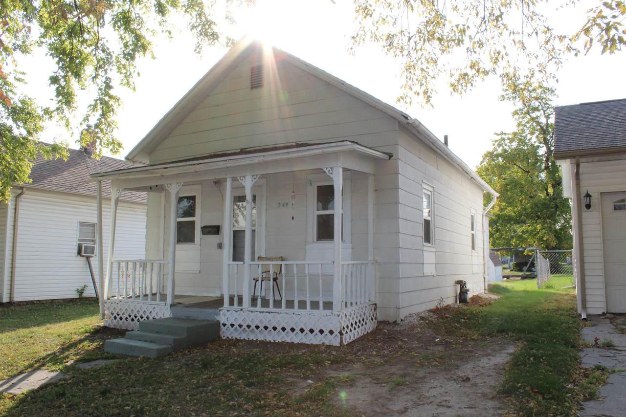 209 1ST Street - Photo 1