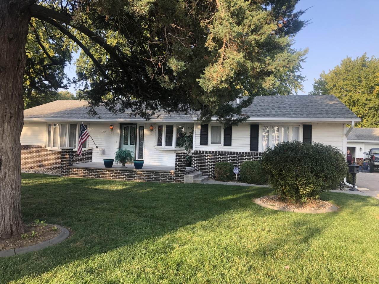 4510 Apache Street - Photo 1