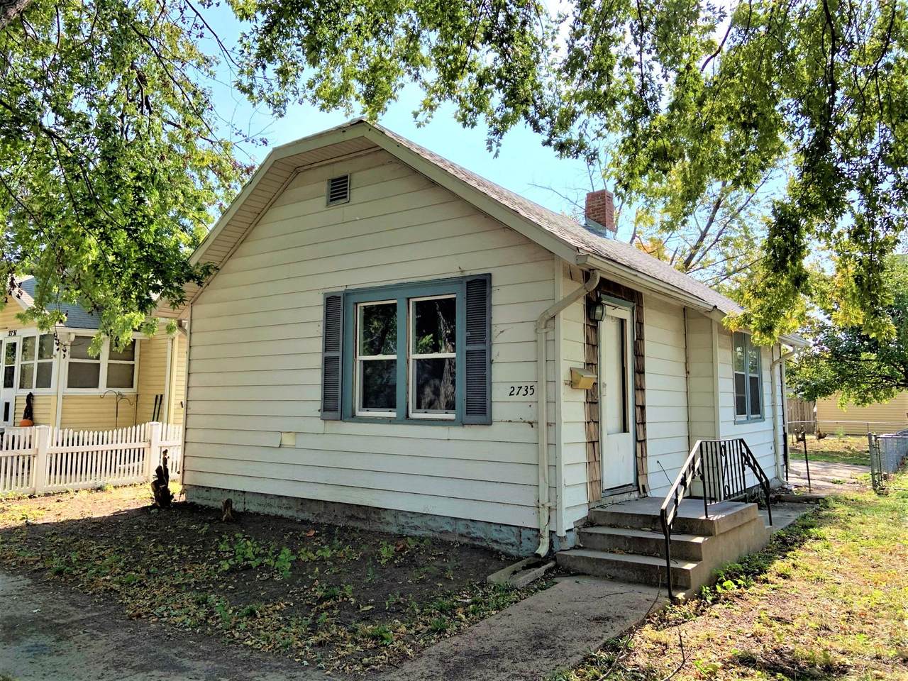 2735 4TH Avenue - Photo 1