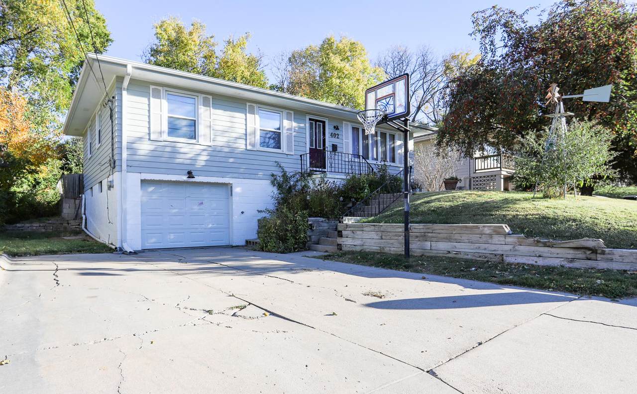 402 Sierra Drive - Photo 1