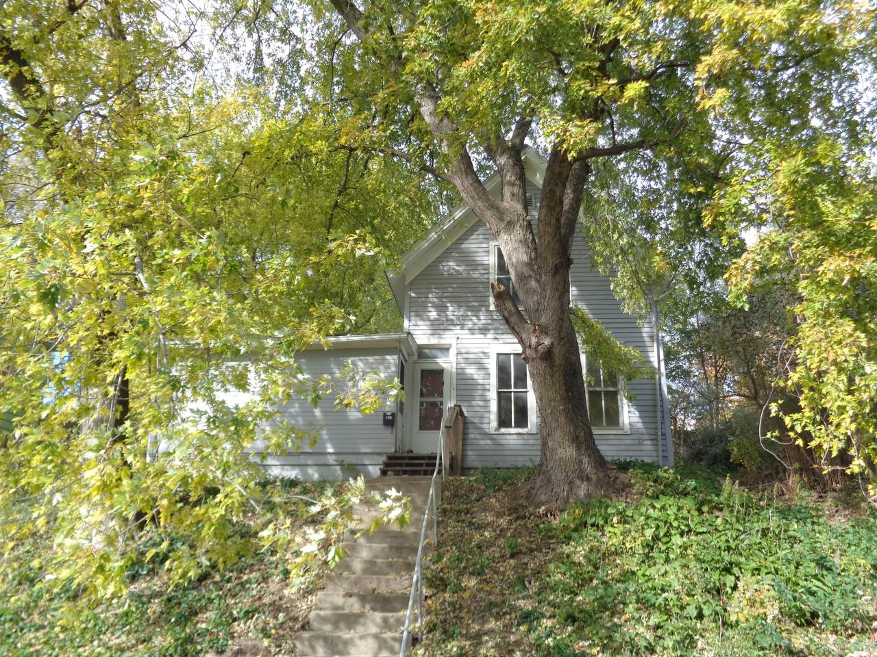 317 6TH STREET - Photo 1