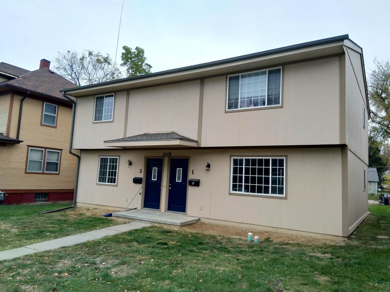 109 1ST Street - Photo 1