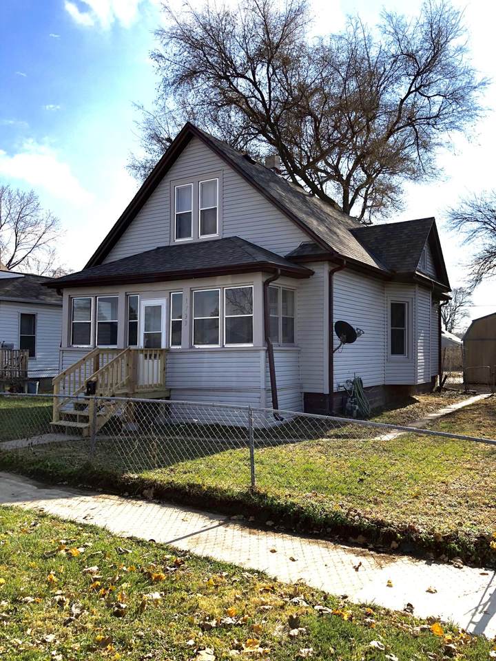 1733 Avenue E - Photo 1
