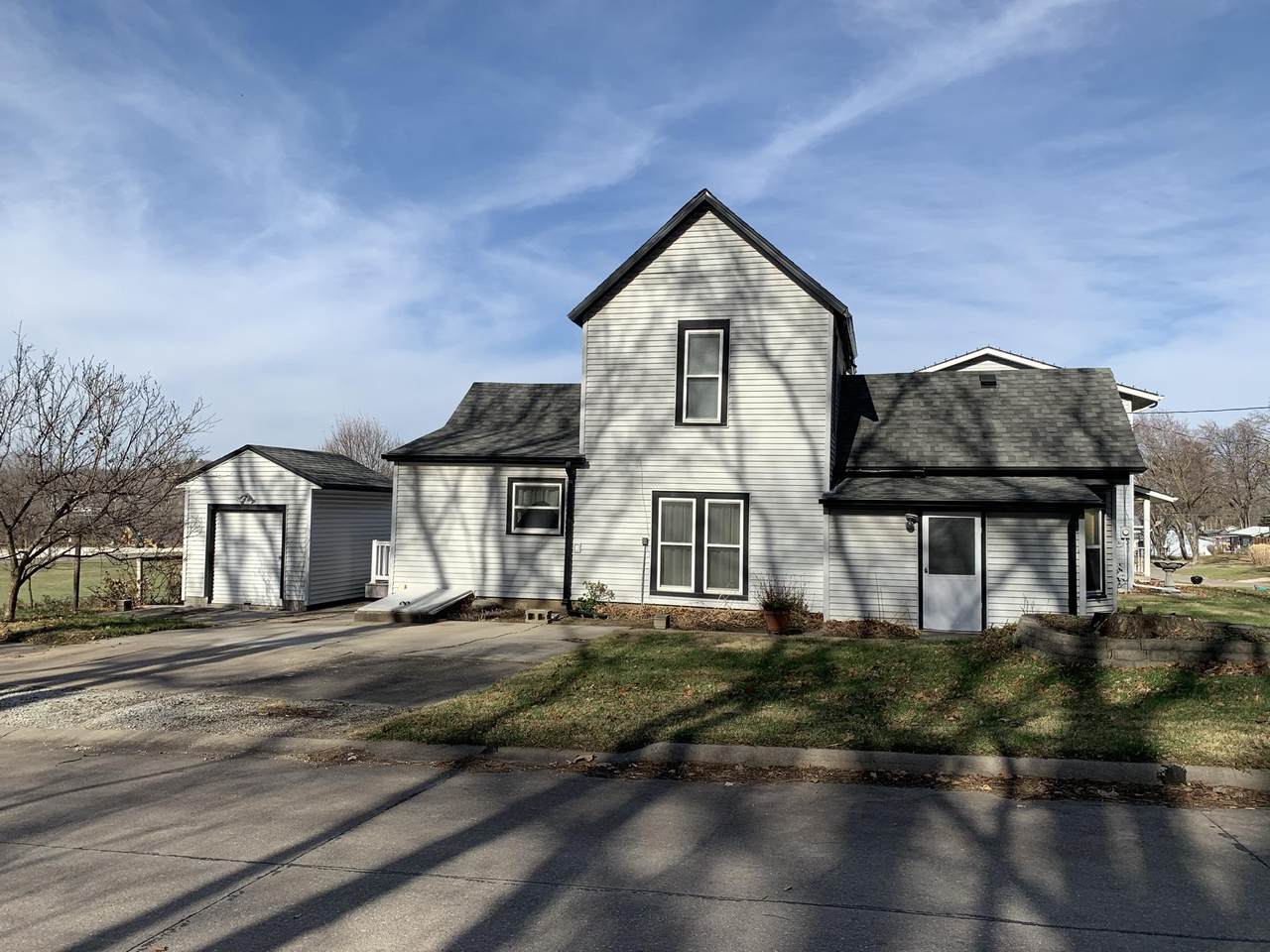 612 Chestnut Street - Photo 1
