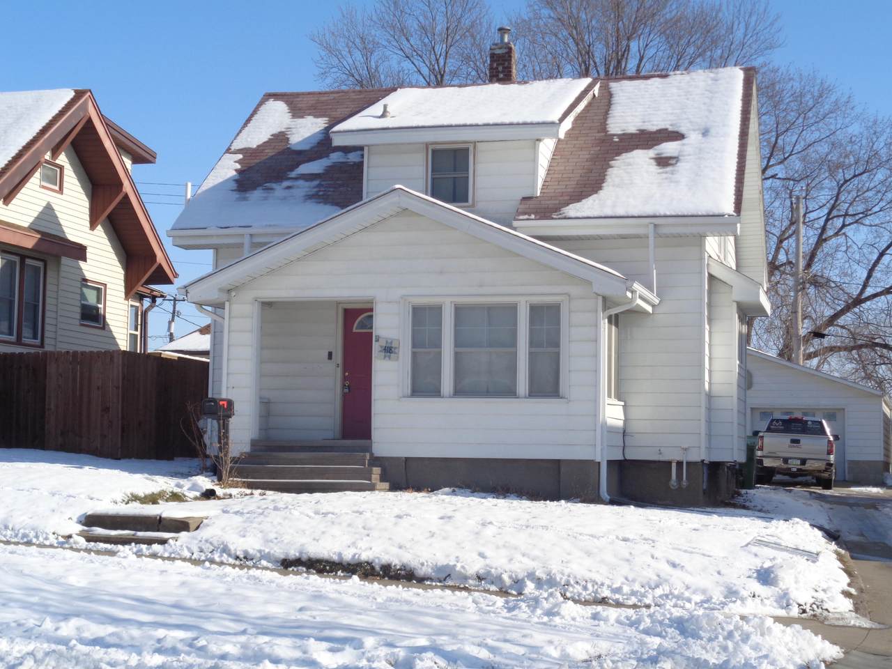 418 8TH Street - Photo 1