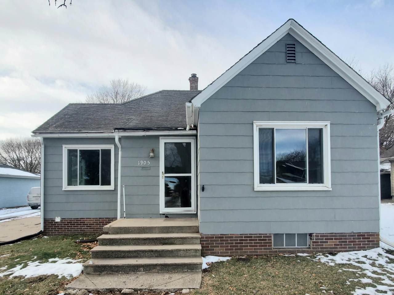 1905 12TH Street - Photo 1