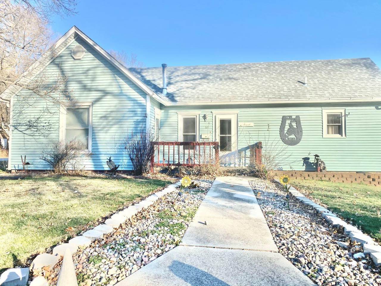 611 Manchester Street - Photo 1