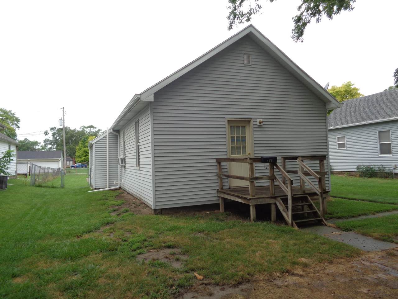 219 1ST STREET - Photo 1