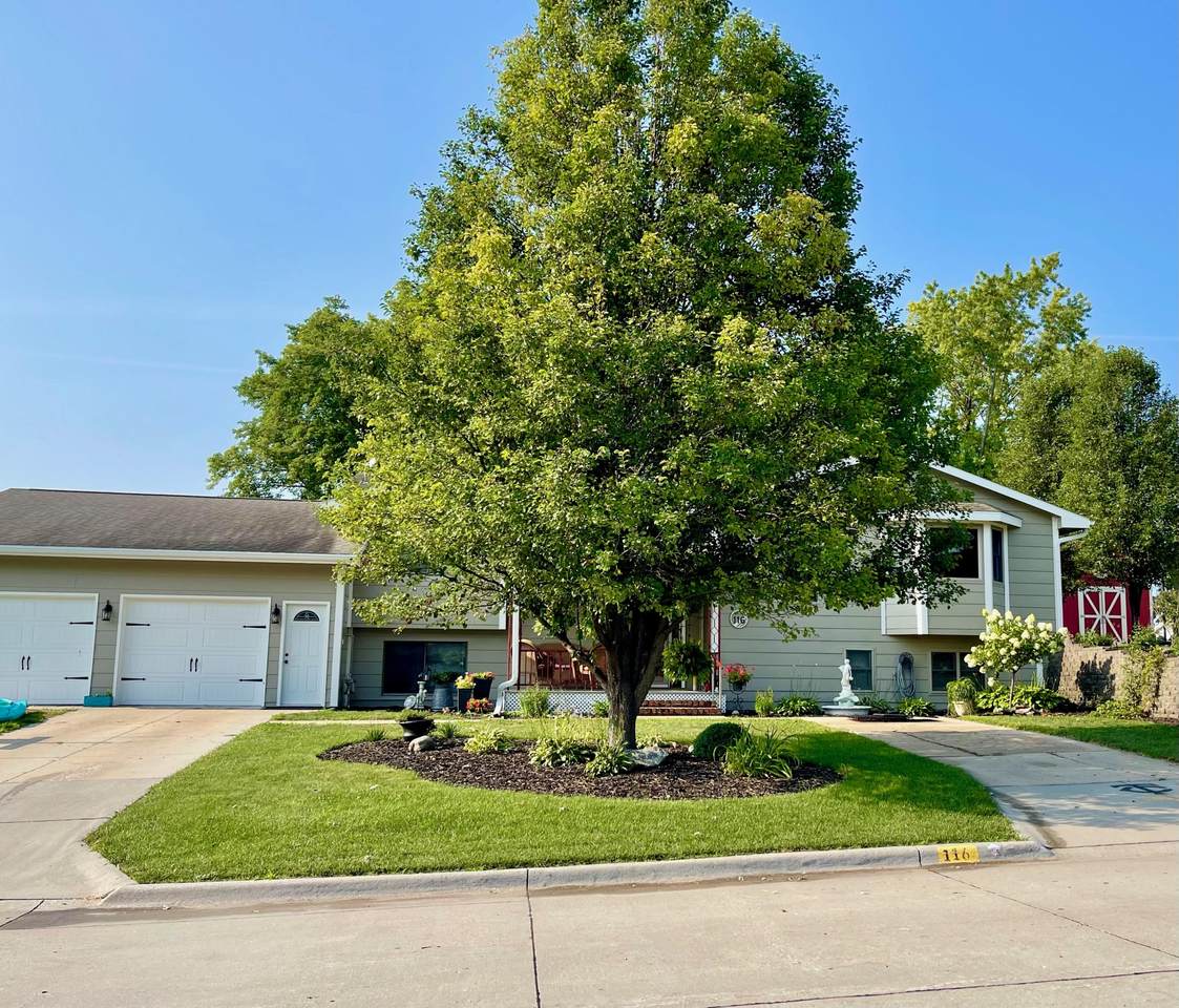 116 Circle Drive - Photo 1