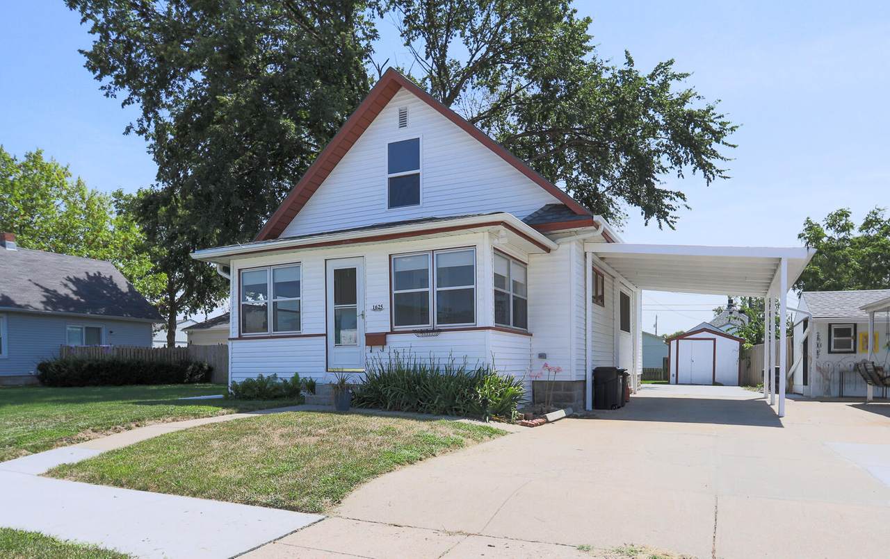 1625 Avenue D - Photo 1