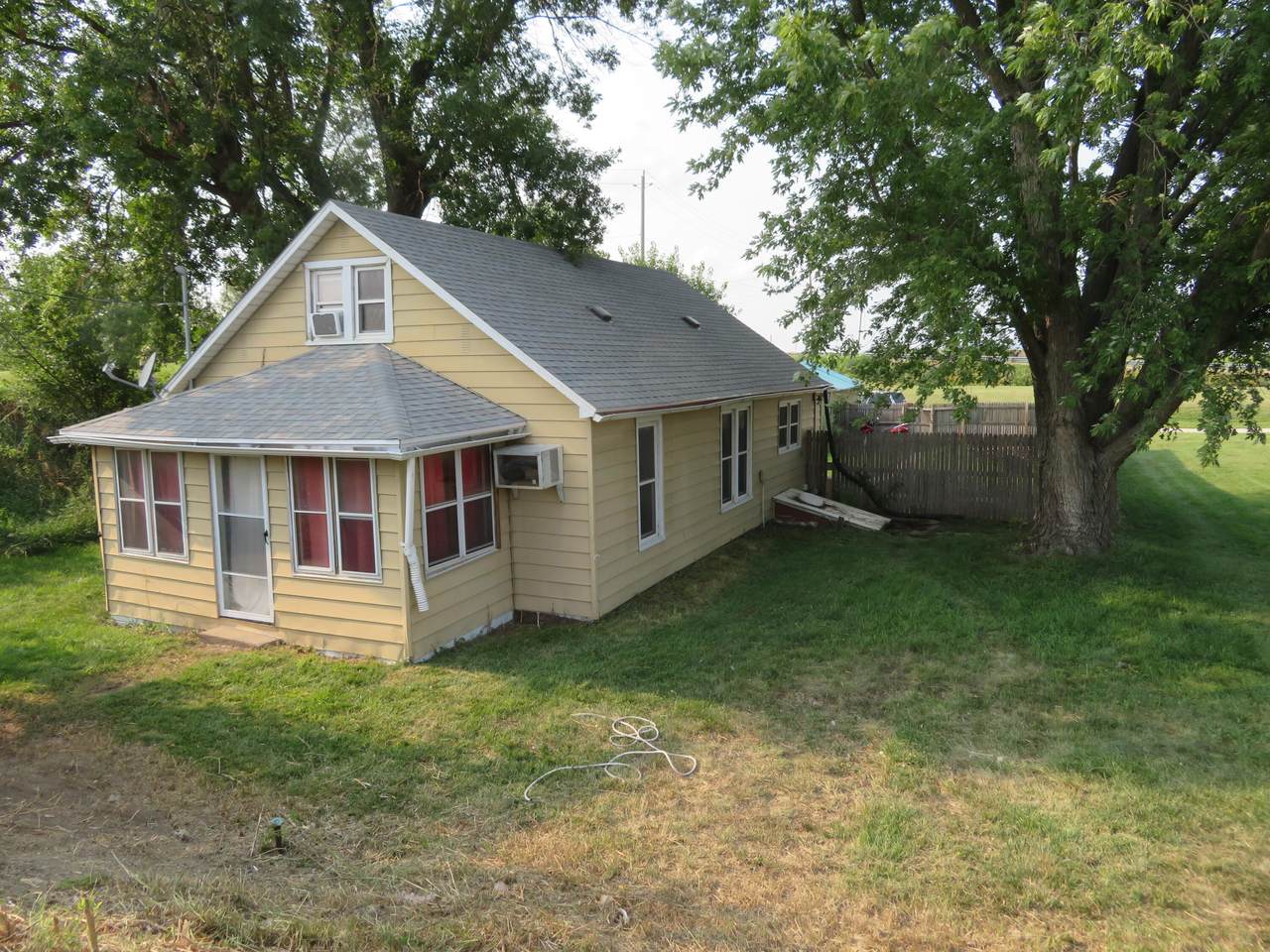 611 Erie Street - Photo 1
