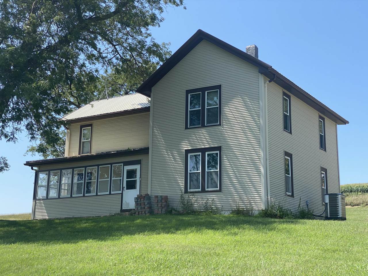 1759 Panora Avenue - Photo 1