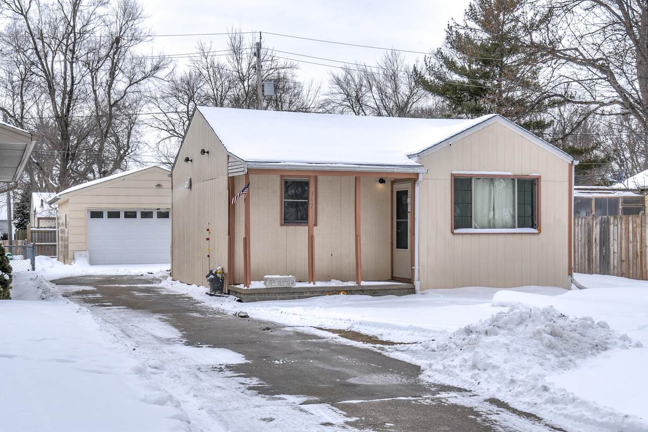 3147 Ave I - Photo 1