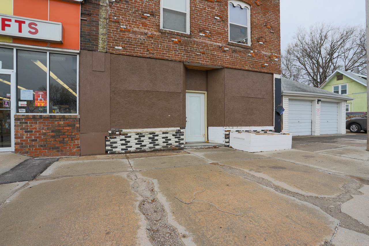 705 16TH Avenue - Photo 1