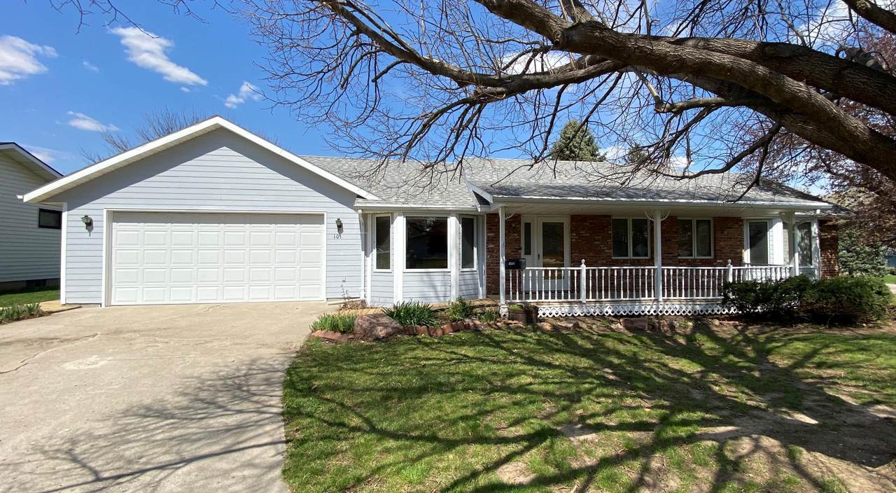 101 Linden Drive - Photo 1