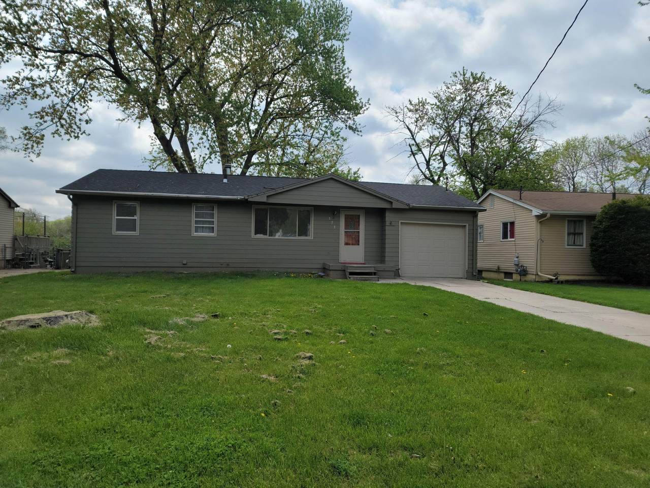 171 Wendover Drive - Photo 1