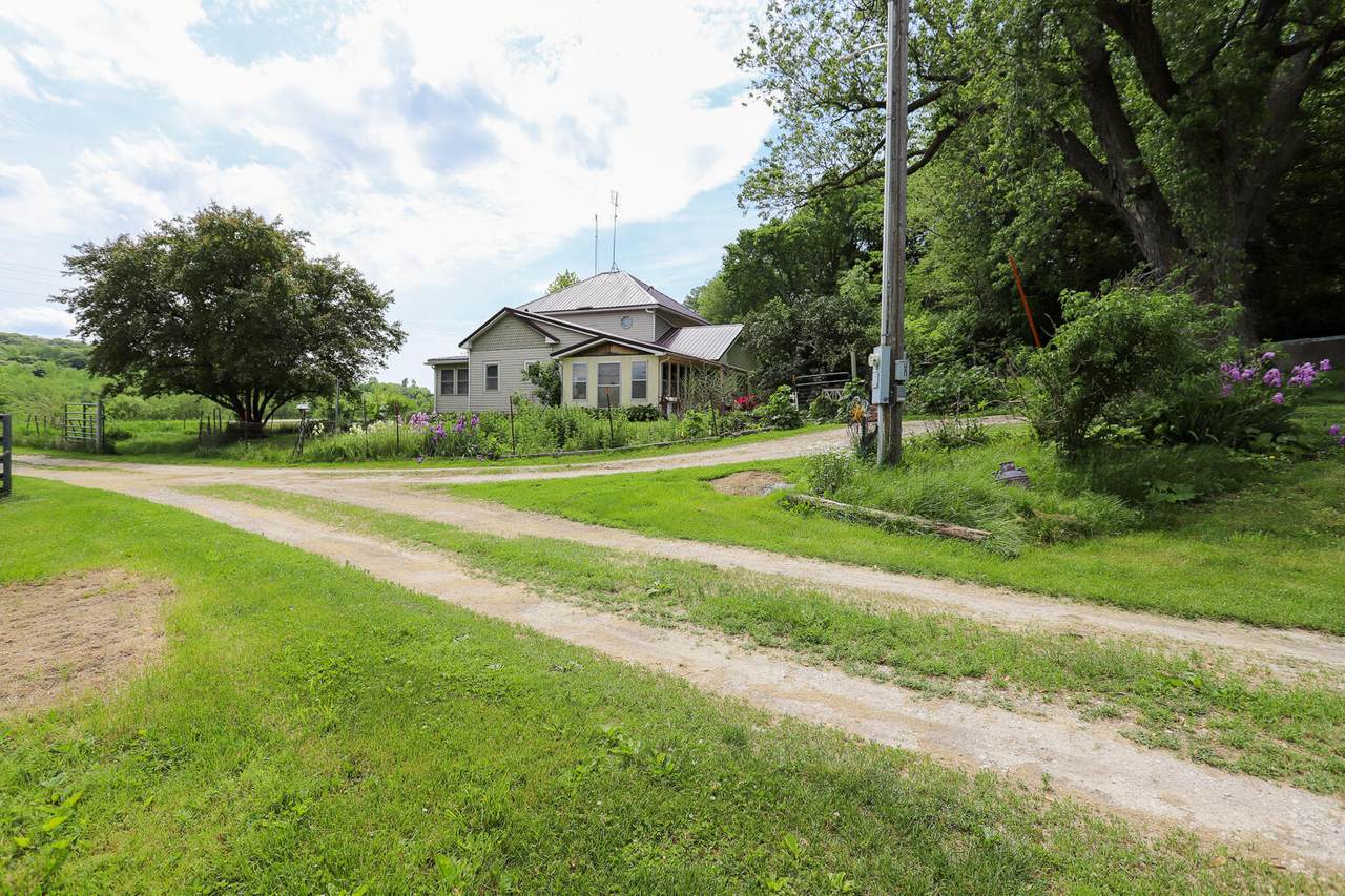 2163 Easton Trail - Photo 1