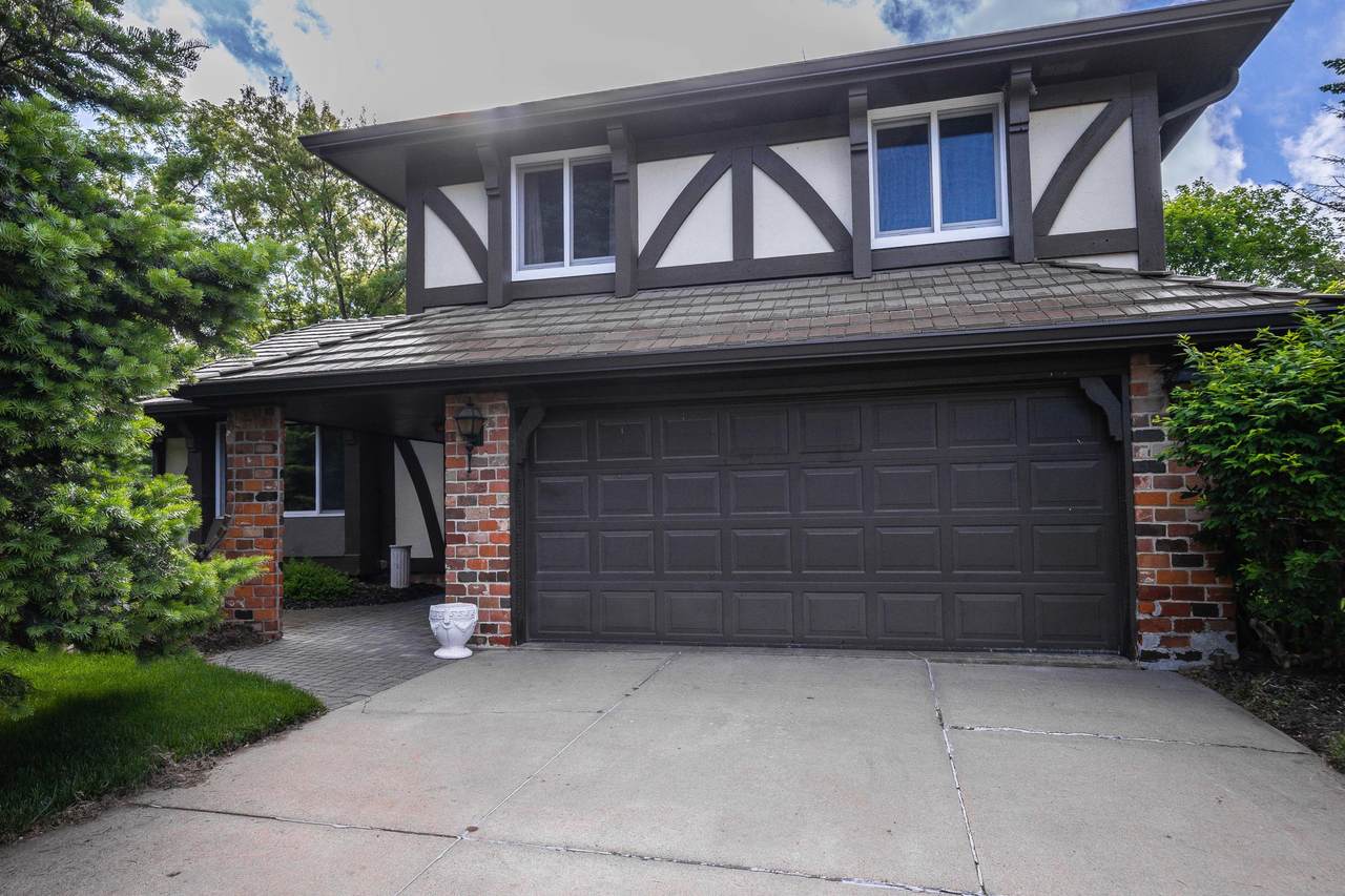 1405 Skyline Drive - Photo 1