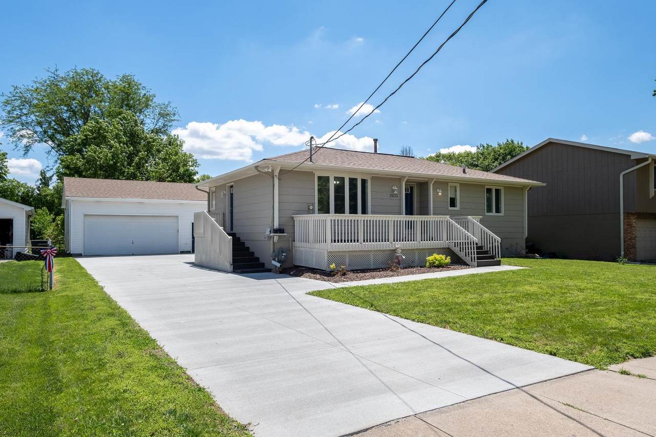 2633 J Avenue - Photo 1