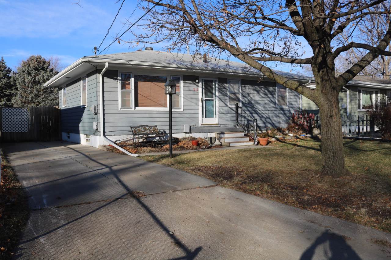 1212 26 Street - Photo 1