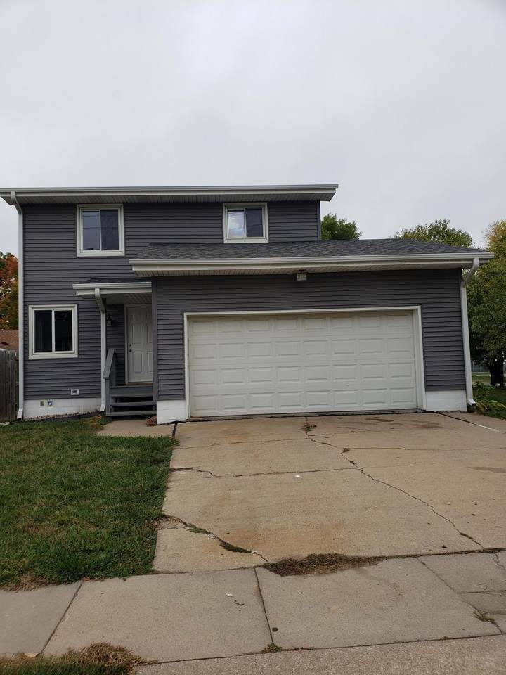 1422 17TH Street - Photo 1