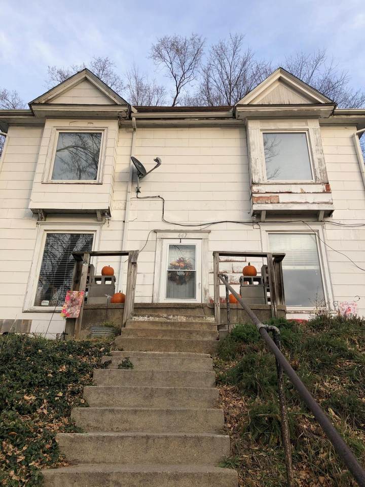 447 Park Avenue - Photo 1