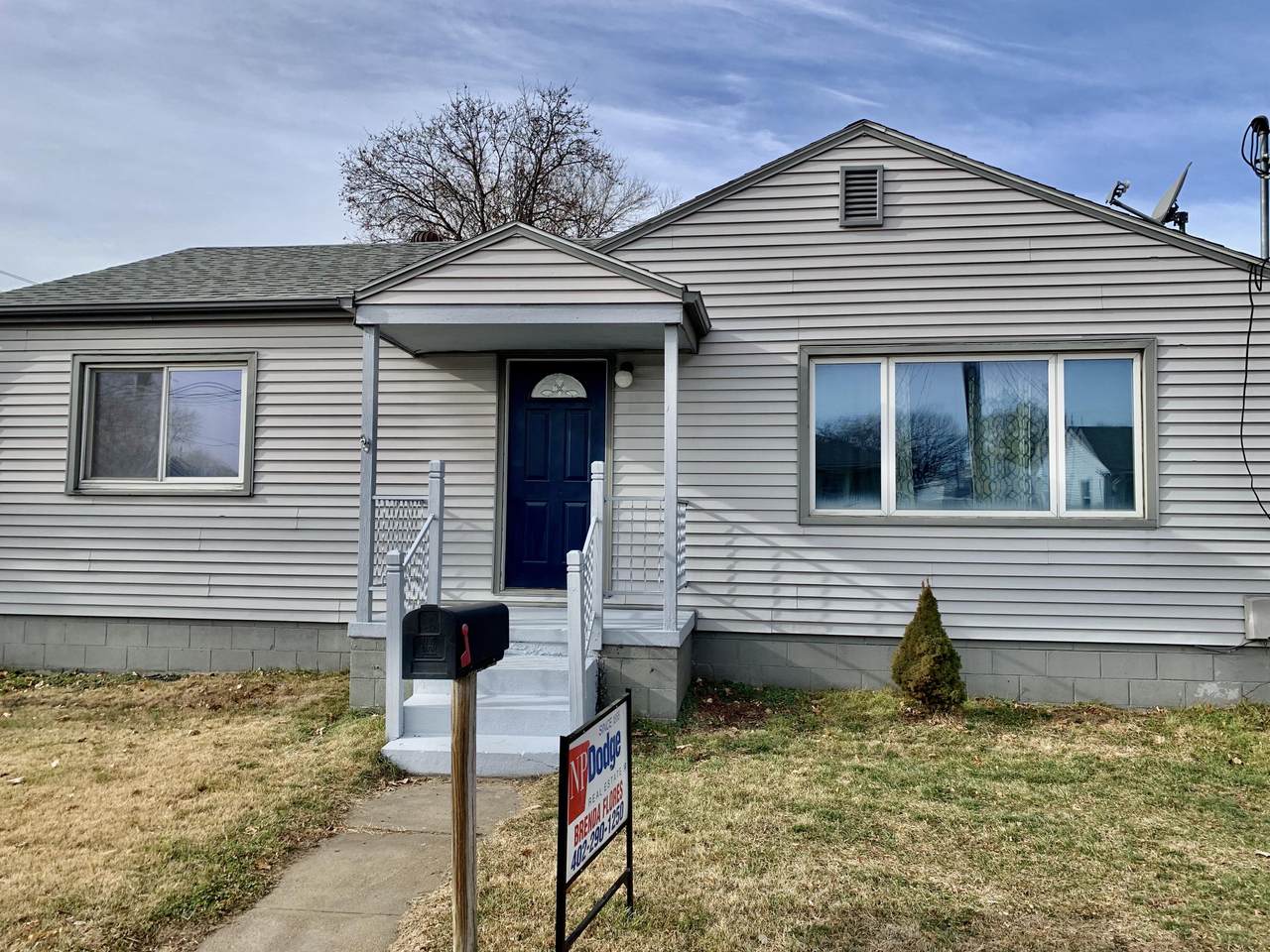 820 35TH Street - Photo 1