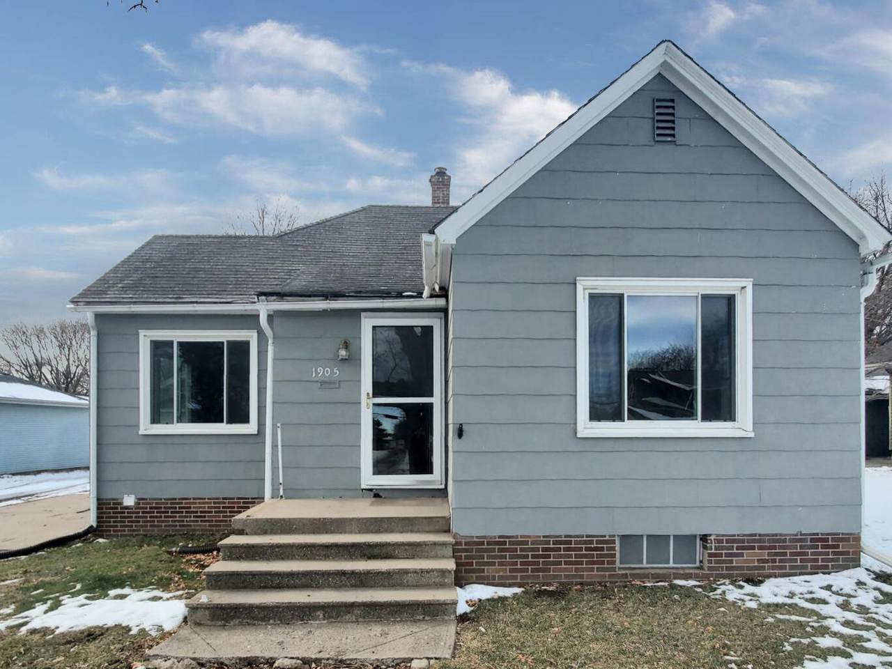 1905 12TH Street - Photo 1
