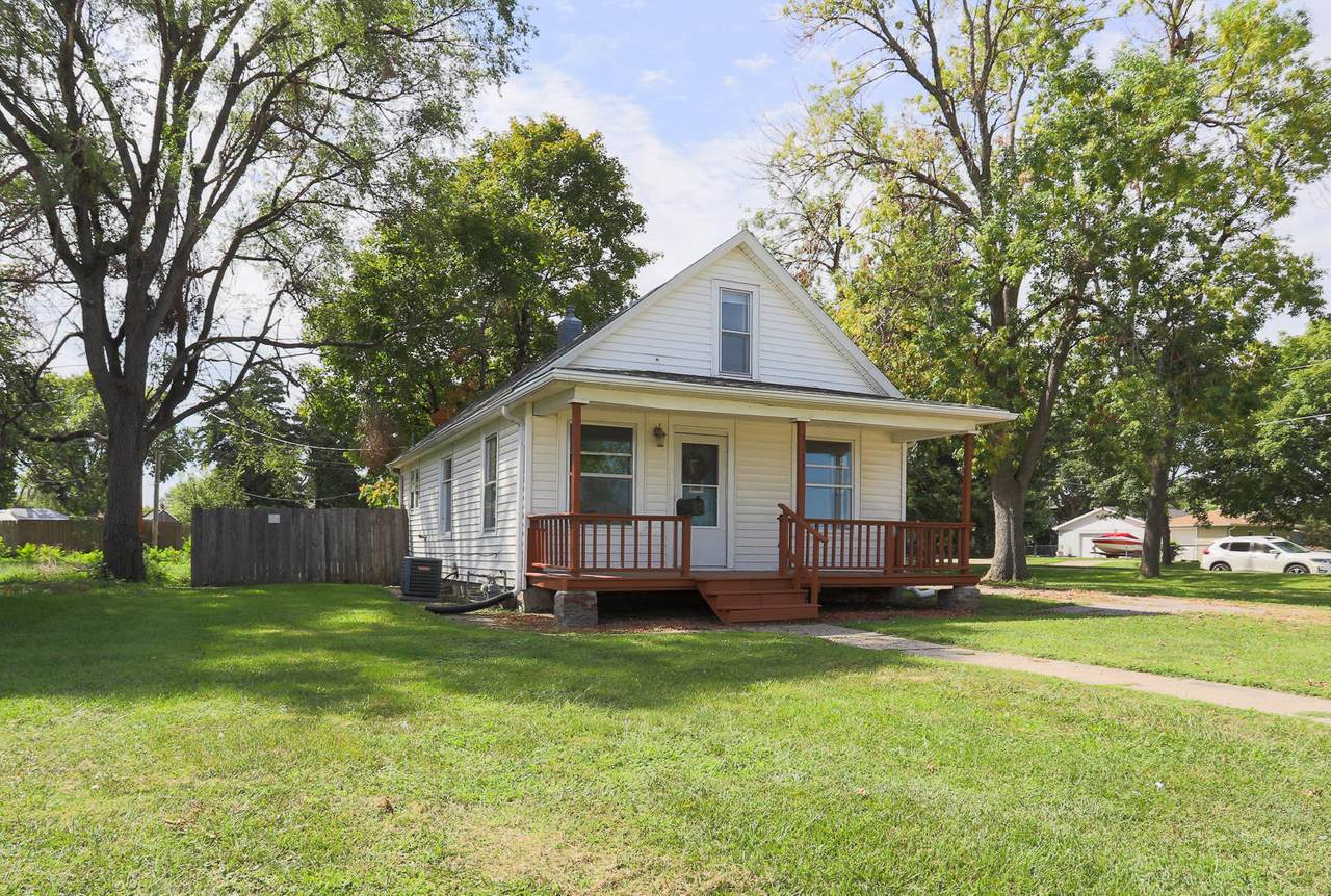 3133 2ND Avenue - Photo 1