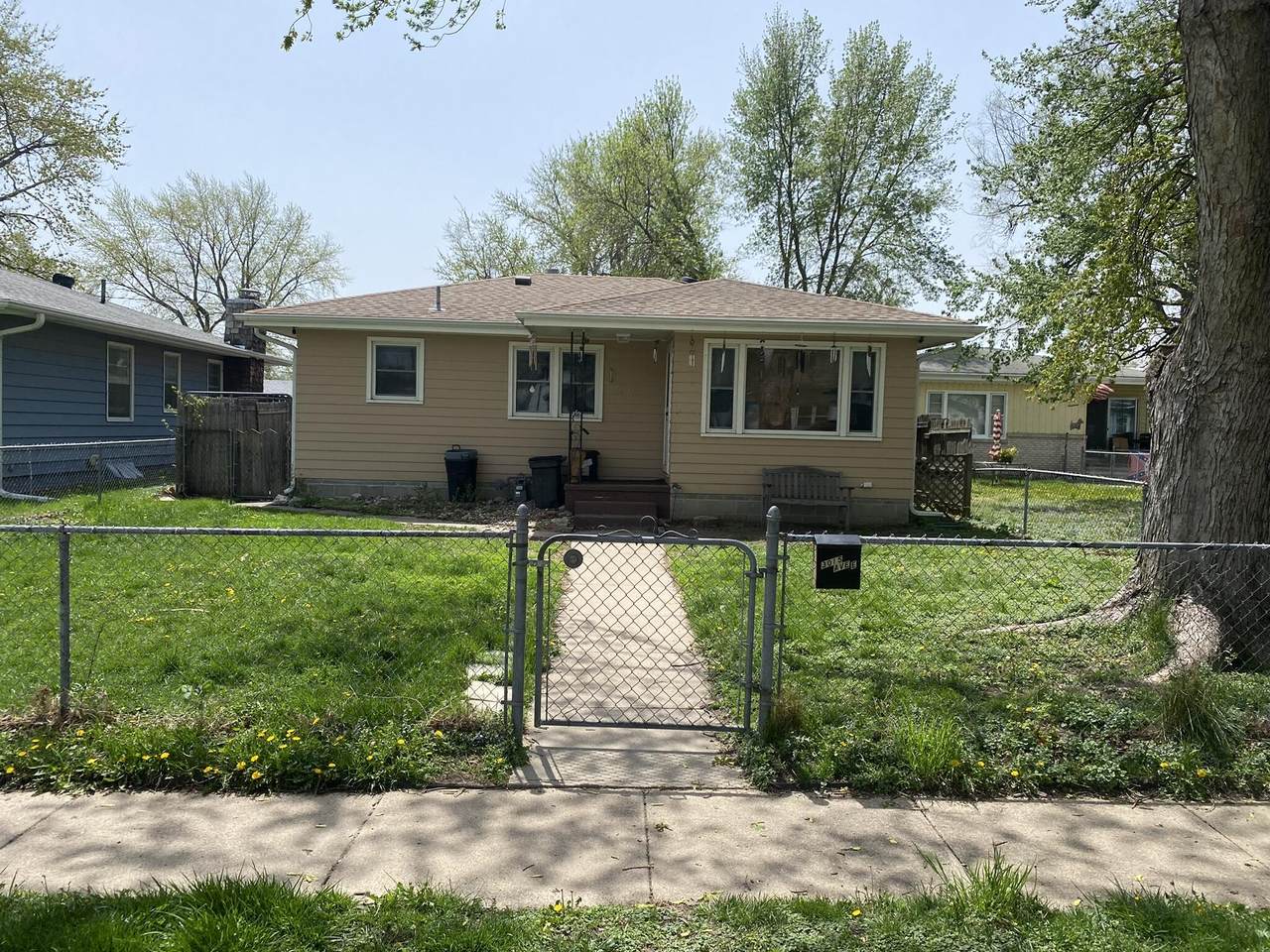 3015 Avenue E - Photo 1